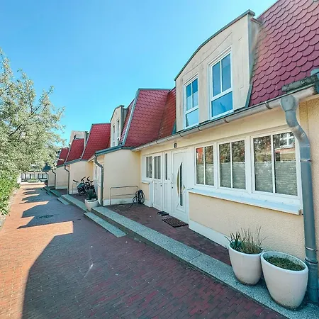 Holiday home Kapitaenshaus Useney Norderney